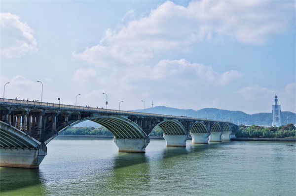 長沙湘江特大橋突發(fā)大火，組織規(guī)劃管理有何啟示？