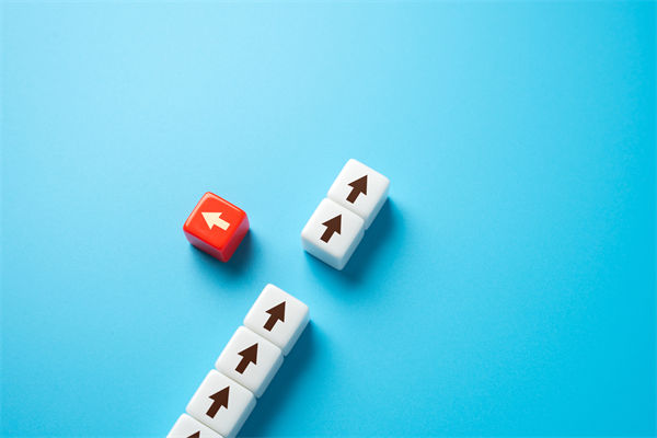 青島一環(huán)衛(wèi)工將垃圾掃進大海被開除 青島一環(huán)衛(wèi)工將垃圾掃進大海被開除