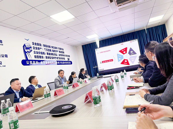 正睿項(xiàng)目組老師致辭